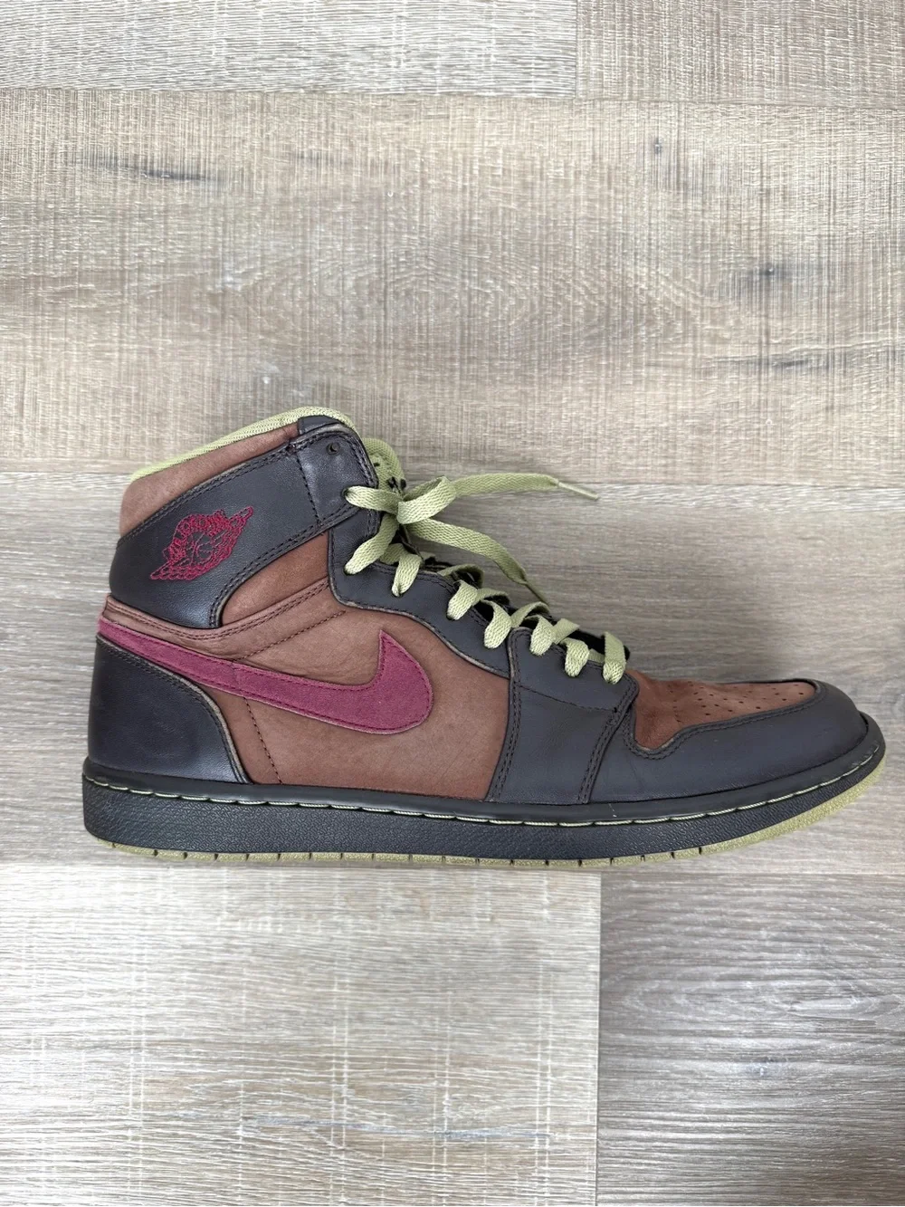 Air Jordan 1 Retro High Size 12.5 Velvet Brown Deep Garnet 2010 332550-201